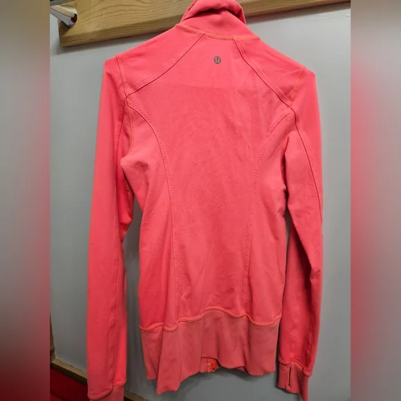 Lululemon Define Jacket - Picture 4 of 4